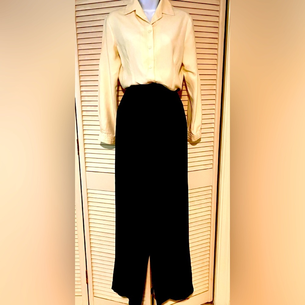 Silk tuxedo style trousers lined, 28” waist ~40” hips, wide ~18” at hem of legs